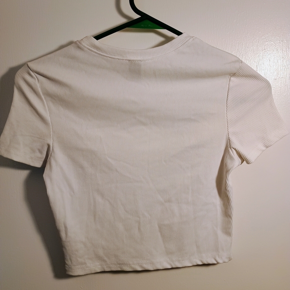 ROMWE Classic White Ribbed Top - Picture 3 of 6